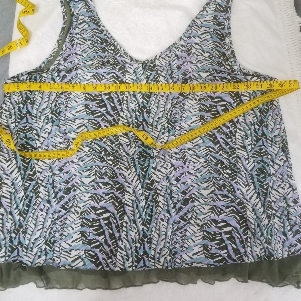 Penningtons Green Patterned V-Neck Layered Tank - Picture 5 of 10